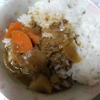 合挽きミンチと玉葱のカレーライス(*'ω'*)